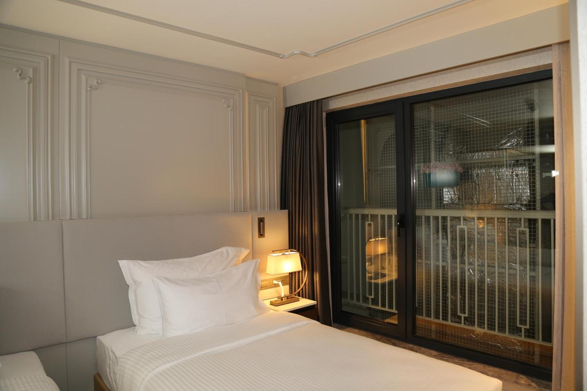 Stayso The House Hotel 이스탄불 외부 사진 A room at the hotel