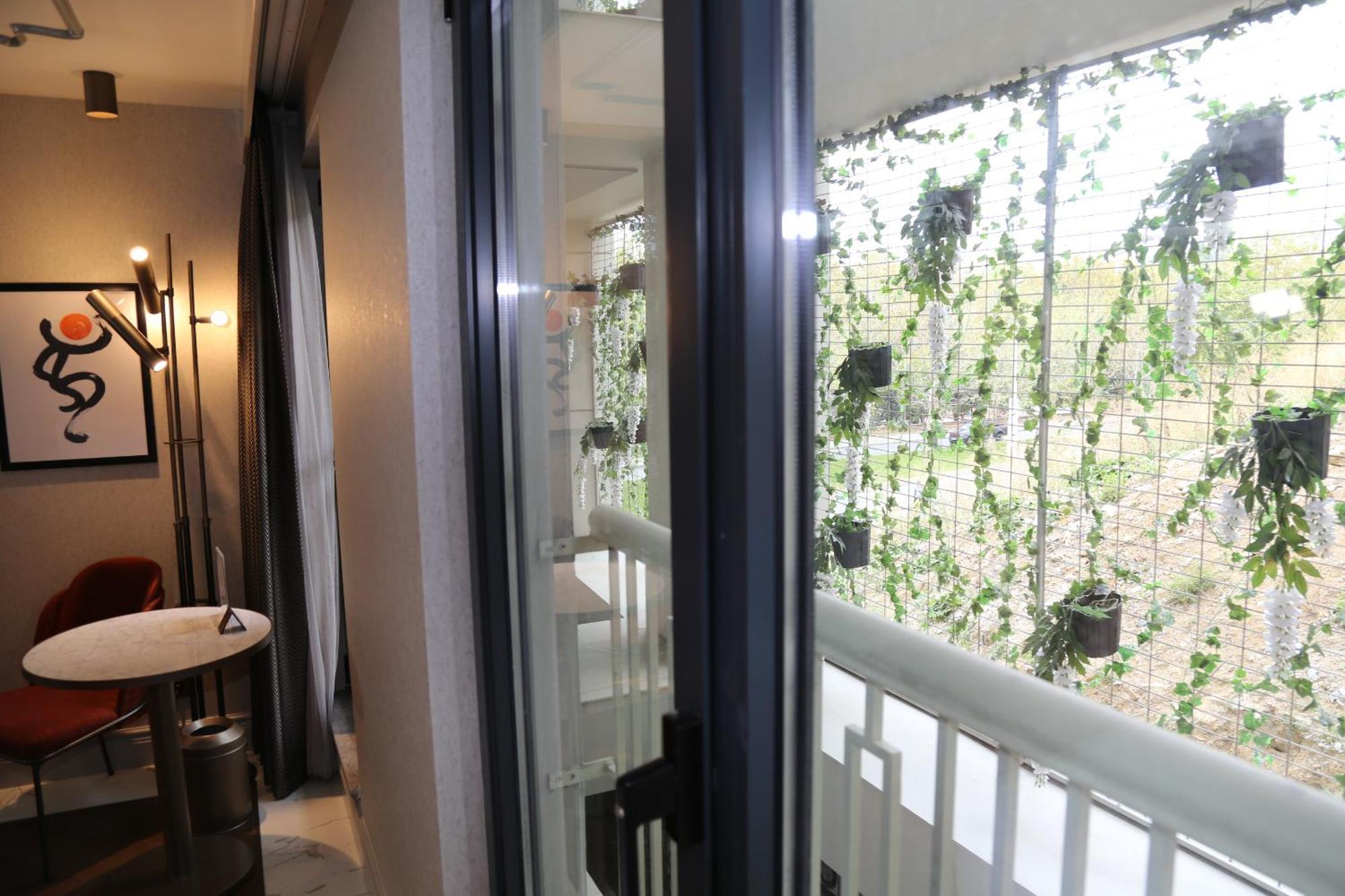 Stayso The House Hotel 이스탄불 외부 사진 A sliding door