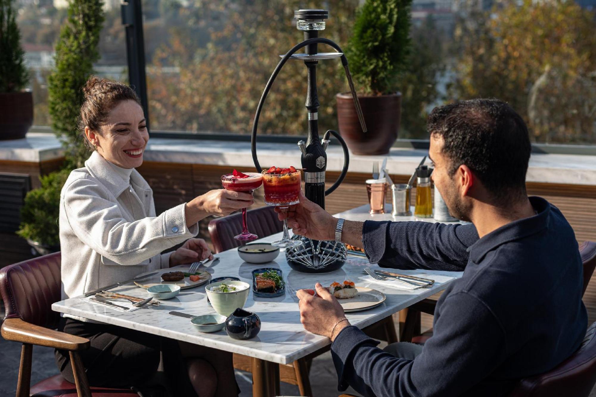 Stayso The House Hotel 이스탄불 외부 사진 Hookah in a restaurant