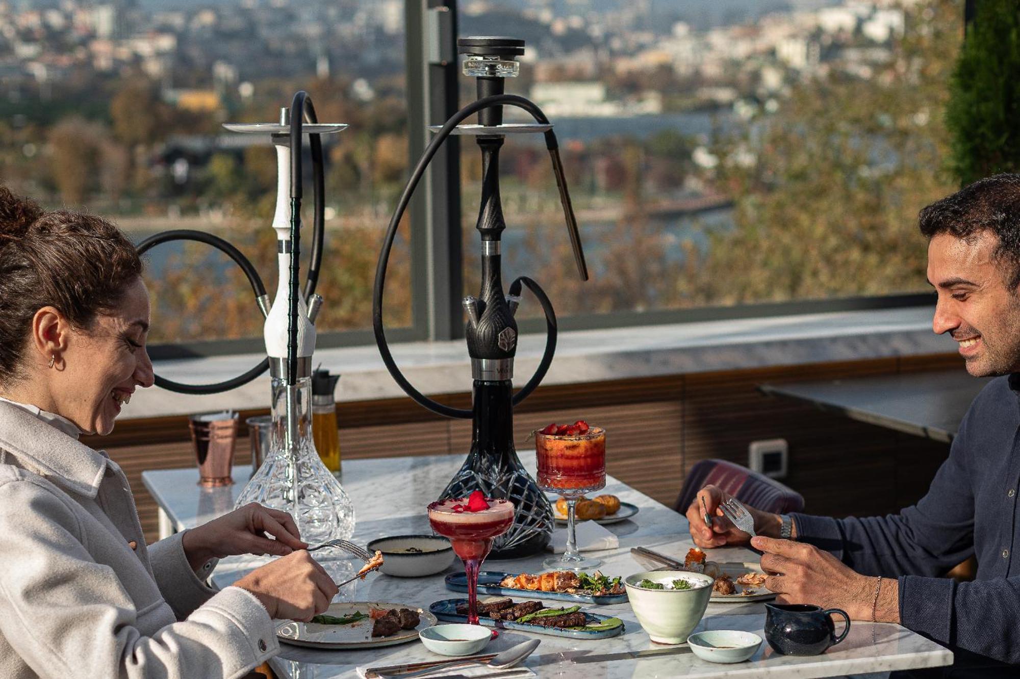 Stayso The House Hotel 이스탄불 외부 사진 Hookah in a restaurant