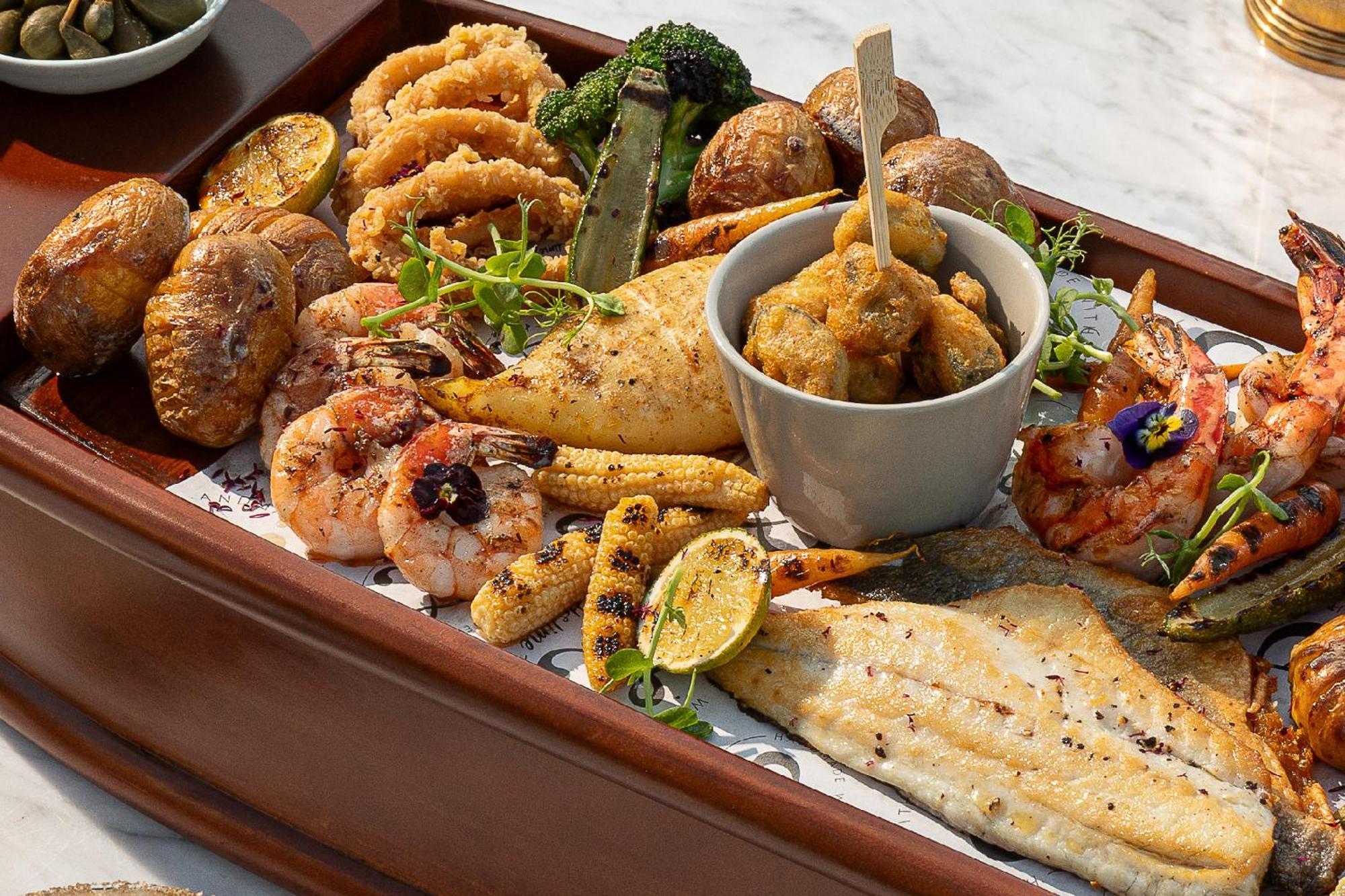 Stayso The House Hotel 이스탄불 외부 사진 Seafood platter